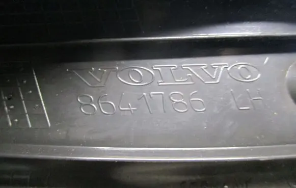 Volvo V50 Foot area side trim 8641786