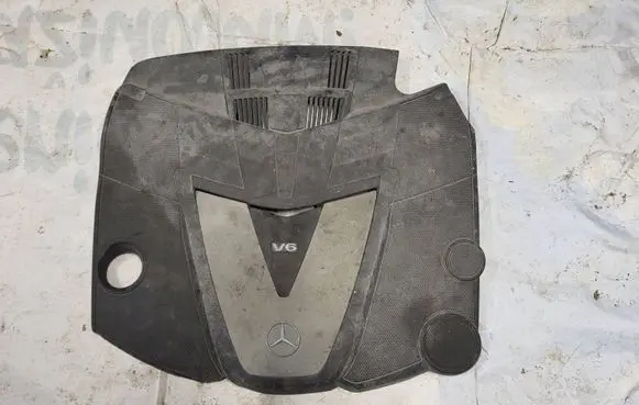 Mercedes-Benz C W204 Engine cover (trim) A6420101867