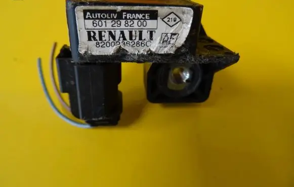 Renault Scenic II - Grand scenic II Airbag deployment crash/impact sensor 8200236286C