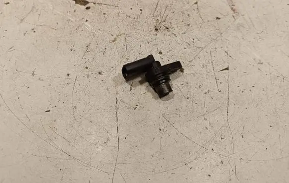Mercedes-Benz SLK R172 Camshaft position sensor A2709050400