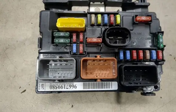 Citroen DS3 Fuse box set 9667199580