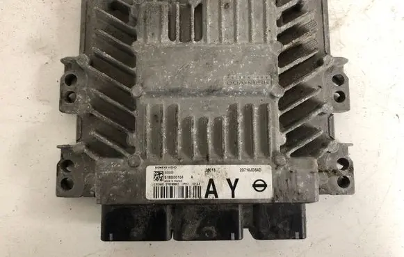 Nissan Qashqai Engine control unit/module S180033104 SID303 23710JD54D