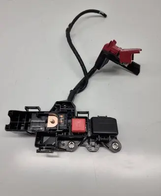 Toyota RAV 4 (XA50) Positive cable (battery)