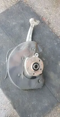 Front wheel hub