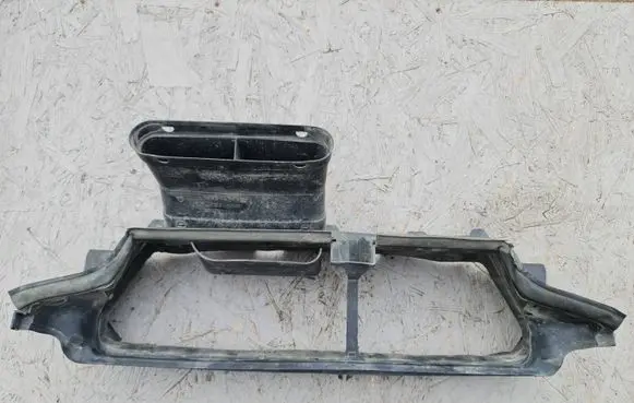 Volvo V70 Intercooler air guide/duct channel 9190725 9125219