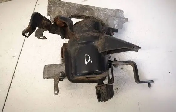Toyota Auris 150 Engine mount bracket