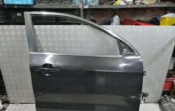 Nissan Qashqai Front door