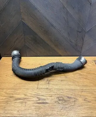 Opel Vivaro Intercooler hose/pipe 144608128R 93887727 144606126R