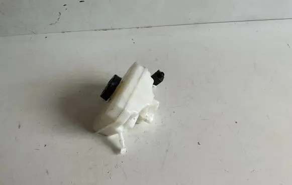 Porsche Macan (95B) Brake fluid reservoir 8W0611301
