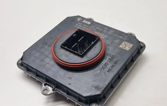 BMW X3 G01 LED ballast control module 7472770