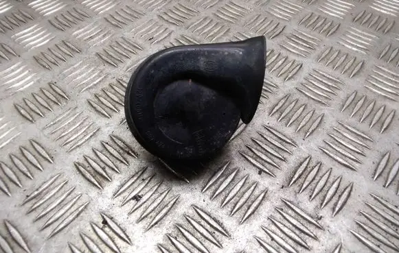 Volkswagen Touareg I Horn signal E1000209 E10209