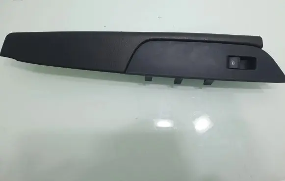 Volkswagen Touareg II Electric window control switch 7P6867376
