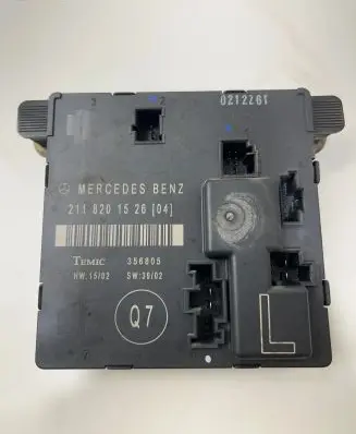 Mercedes-Benz E W211 Door control unit/module 2118201526 356805 0212Z6T
