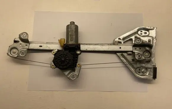 Cadillac CTS Rear door window regulator motor 101264100