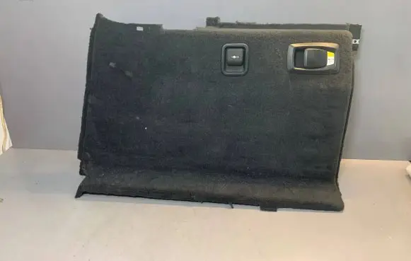 Trunk/boot lower side trim panel