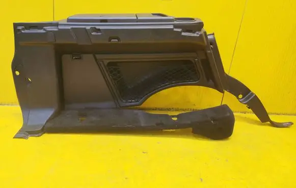 Land Rover Discovery 4 - LR4 Trunk/boot side trim panel ESJ500990