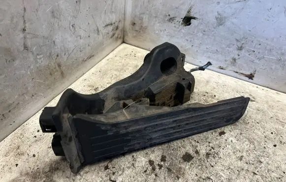 Volkswagen PASSAT B6 Accelerator throttle pedal 1K1721503L