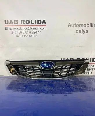 Subaru Impreza III Front bumper upper radiator grill