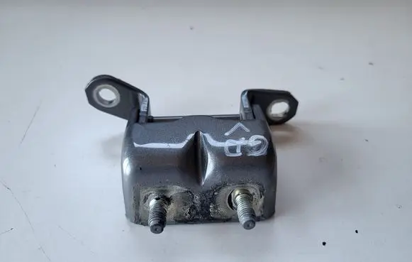 Nissan X-Trail T32 Rear door upper hinge