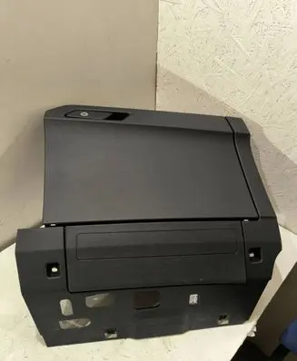Audi Q3 8U Glove box set 83b880302 83A880842D