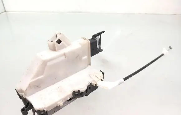 Peugeot Partner Front door lock PSA828405