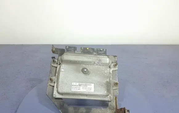 Renault Laguna III Engine control unit/module ECU 8200847021