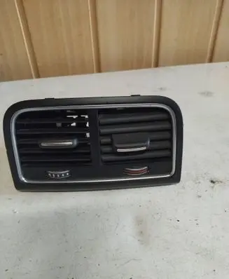 Rear air vent grill