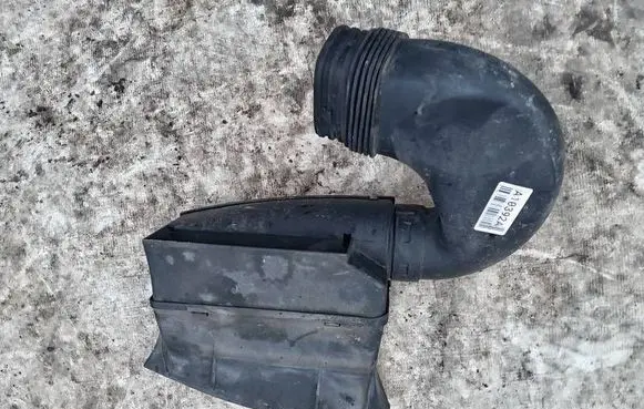 Mitsubishi Lancer X Air intake hose/pipe 8J0129618