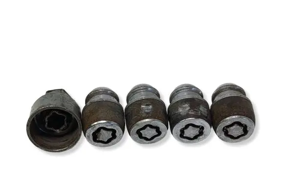 Mazda 6 Anti-theft wheel nuts and lock 