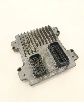 Opel Corsa D Engine control unit/module 55577833 12636386 86AATW560293099