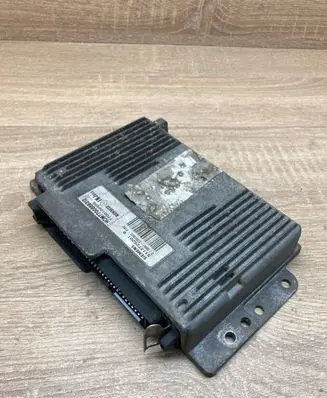 Renault Megane I Engine control unit/module ECU 7700106685 S113725201B