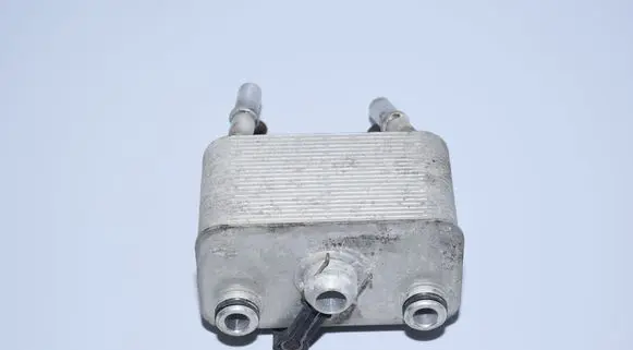 Engine oil radiator