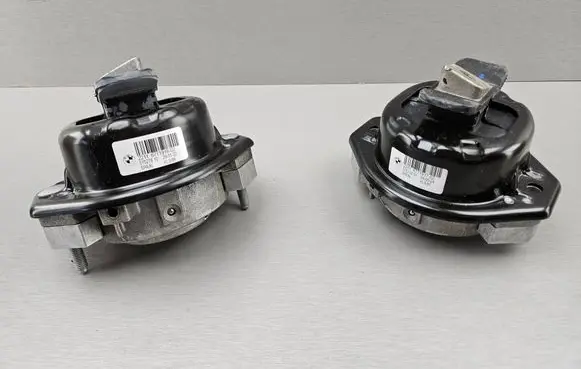 Engine mount bracket