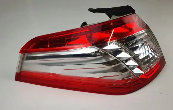Peugeot 508 Rear/tail lights 9686779580