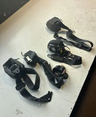 Opel Astra L Set of seat belts 98310329XX