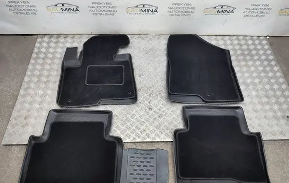 Hyundai Santa Fe Car floor mat set 