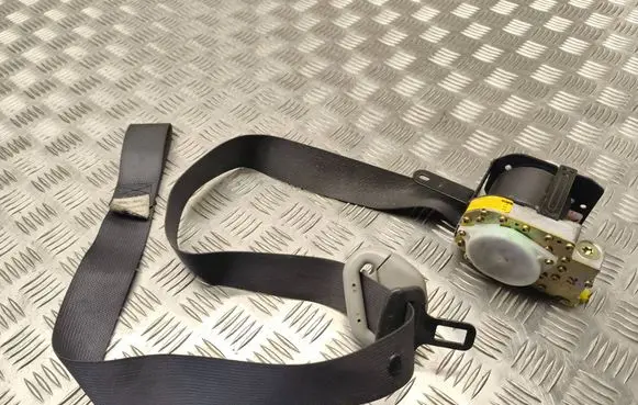 Toyota Yaris Front seatbelt C8394