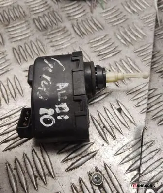 Audi 80 90 S2 B4 Headlight level adjustment motor 8A0941295