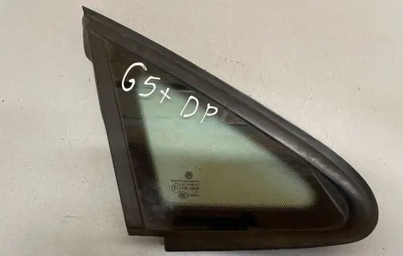 Volkswagen Golf Plus Front triangle window/glass 