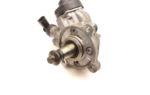 BMW 3 E90 E91 Fuel injection high pressure pump 8511626 0445010764