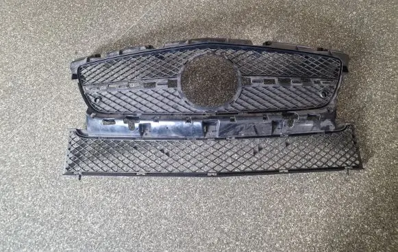 Front bumper upper radiator grill