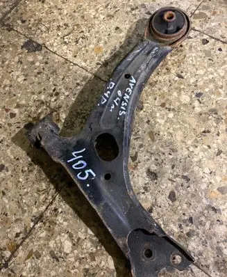 Toyota Avensis T250 Front lower control arm/wishbone