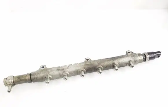 Volvo V70 Fuel main line pipe 8658252 0445215010 0281002527