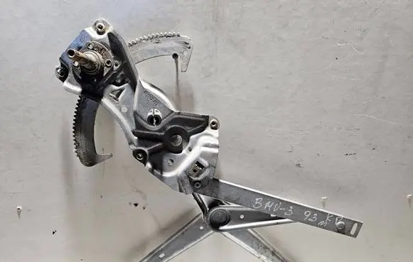 BMW 3 E36 Front door manual window regulator 513219609000