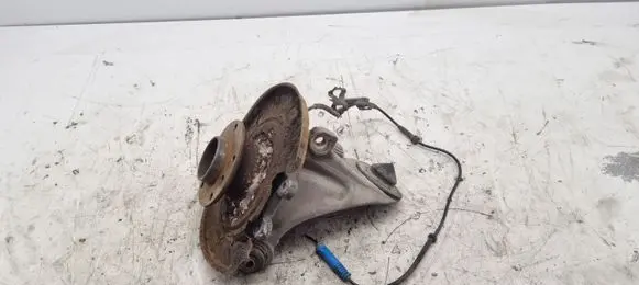 BMW 5 E39 Rear wheel hub 33321093655 1093655 34526756377