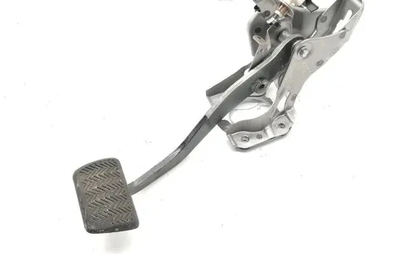 Toyota Auris E180 Brake pedal