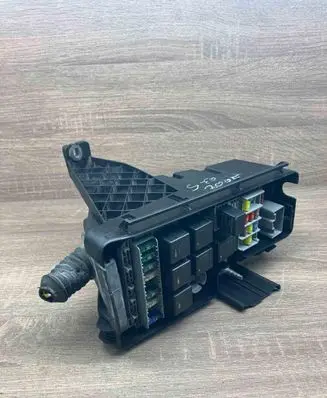 Volvo XC90 Fuse module 30728132