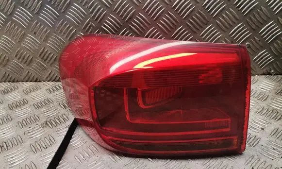 Volkswagen Tiguan Tailgate rear/tail lights 178933