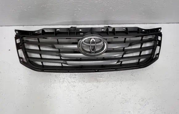 Toyota Hilux (AN10, AN20, AN30) Front bumper upper radiator grill 53100-0K620 2680