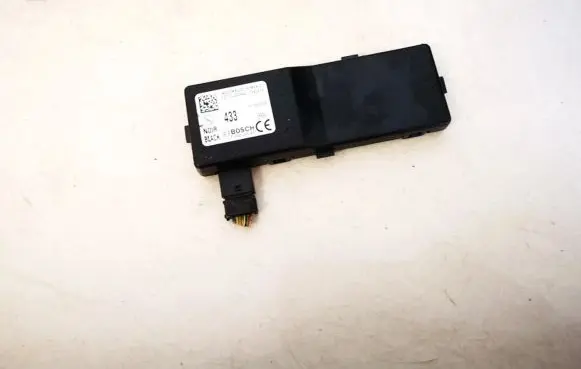 Opel Insignia A Antenna control unit 13503204 f00hj00491